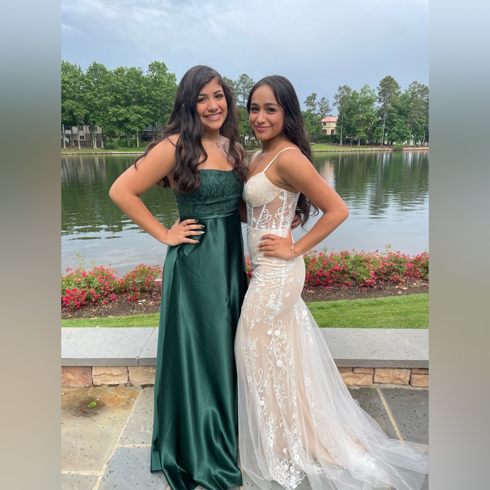 Elegant Green Evening Gown
